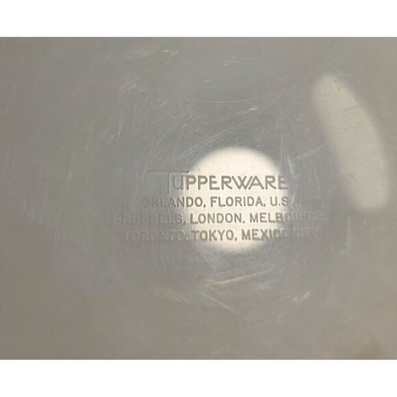 Vtg Tupperware White Round Storage Container With Handle & Lid pie keeper tote - Picture 4 of 5